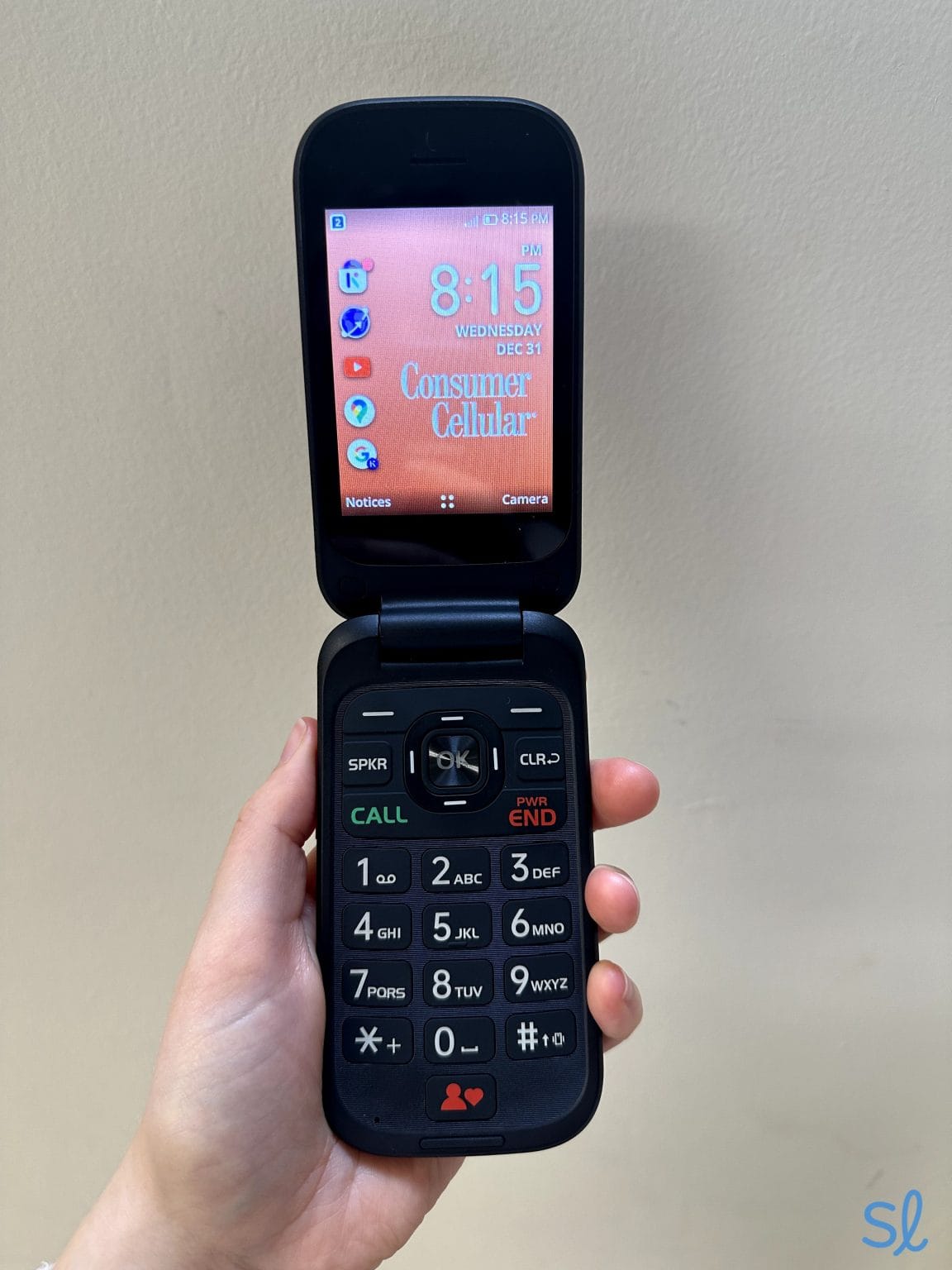 Best Flip Phones for Seniors in 2025